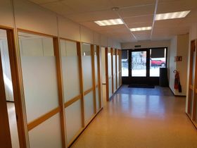 Innsiden til kontorlokalet
